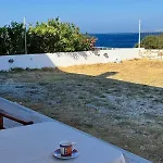Limnes Seaside Retreat *