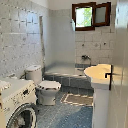 Limnes Seaside Retreat Apartman *